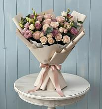 Букет цветов из:  Розы и Лизиантусы в Вознесенье