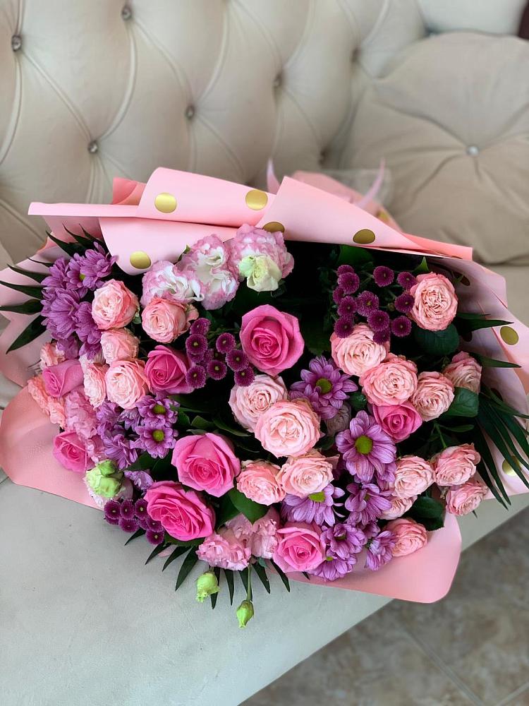 Букет цветов из: Хризантемы, Розы и Лизиантусы в Вознесенье