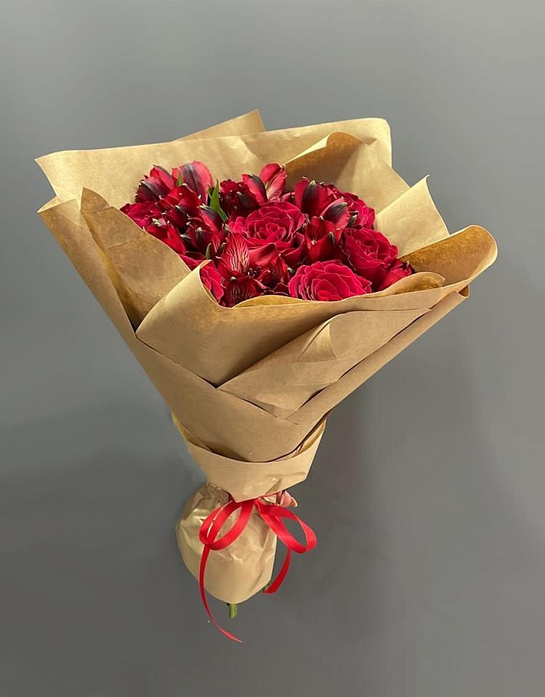 Букет цветов из: Альстромерии и Розы в Вознесенье