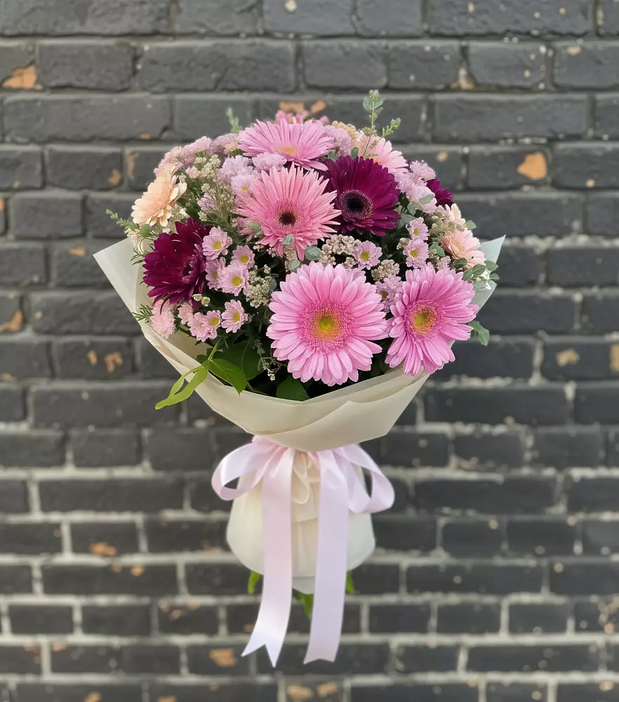 Букет цветов из: Герберы и Хризантемы в Вознесенье