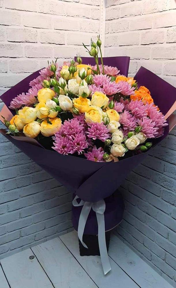 Букет цветов из: Хризантемы и Розы в Вознесенье