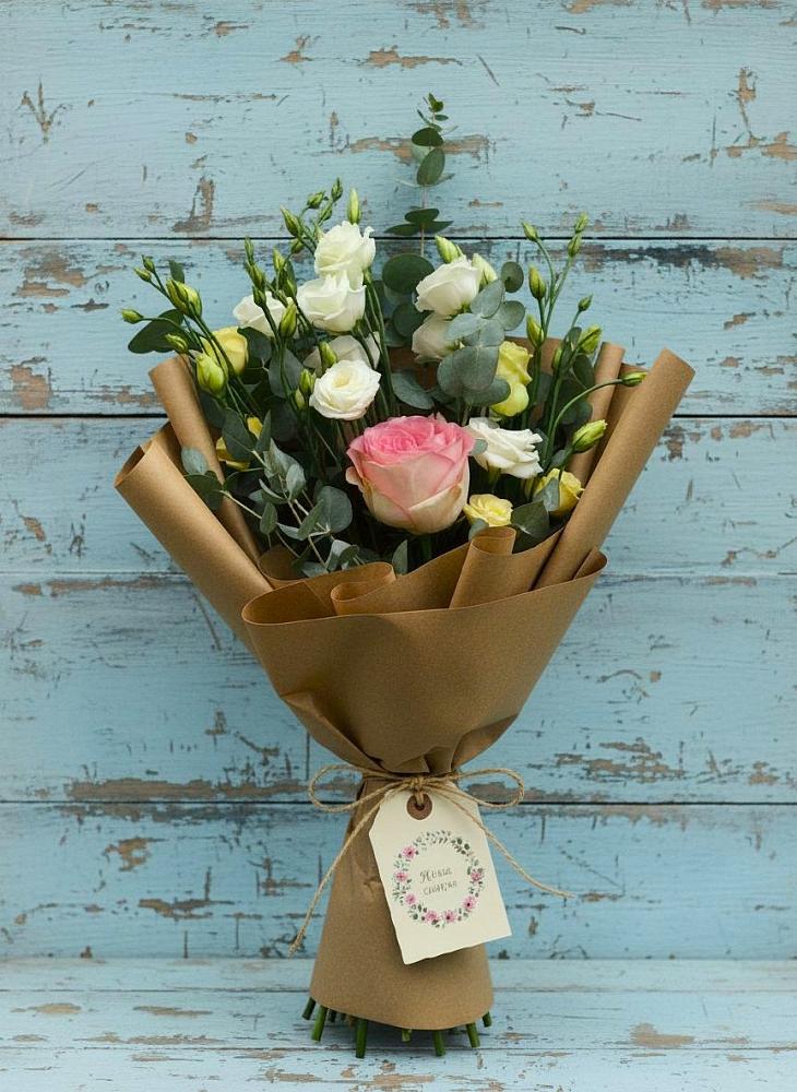 Букет цветов из: Розы и Лизиантусы в Вознесенье