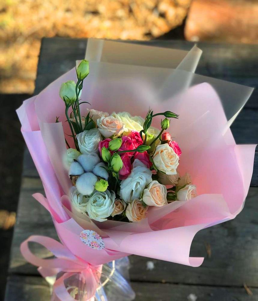 Букет цветов из: Розы и Лизиантусы в Вознесенье