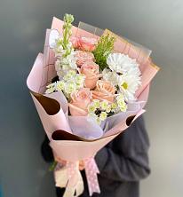 Букет цветов из:  Хризантемы и Розы в Вознесенье