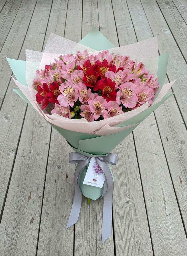 Букет цветов из: Альстромерии в Вознесенье