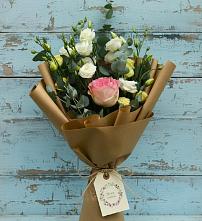 Букет цветов из:  Розы и Лизиантусы в Вознесенье