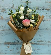 Букет цветов из:  Розы и Лизиантусы в Вознесенье