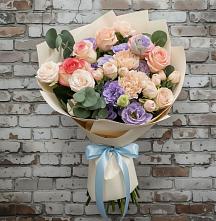 Букет цветов из:  Розы, Лизиантусы и Гвоздики в Вознесенье